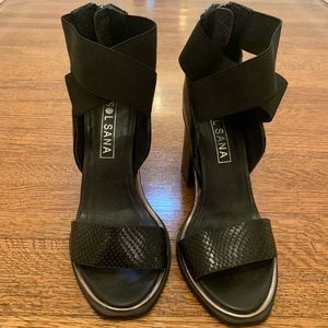 Sol Sana black open toed shoe
